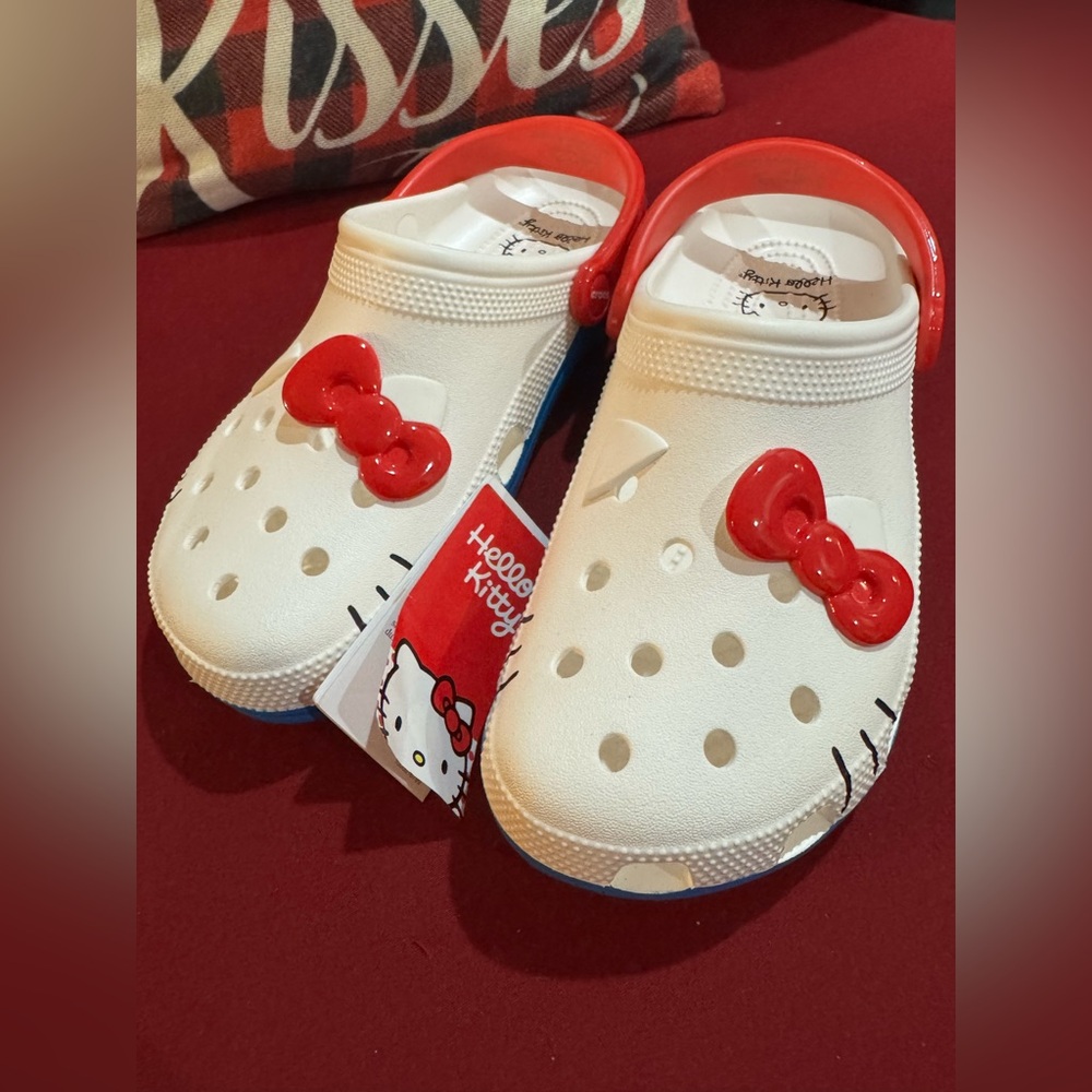 Hello Kitty White Slip-On Sandals with Red Bow Accents